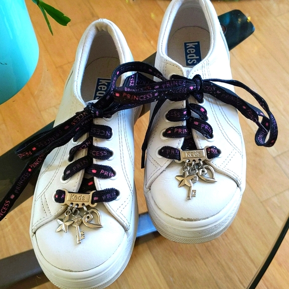 Keds Other - KEDS Kids Size 1 White Sneakers with Silver Charms on Princess Laces🧚👑🧜♀️👑